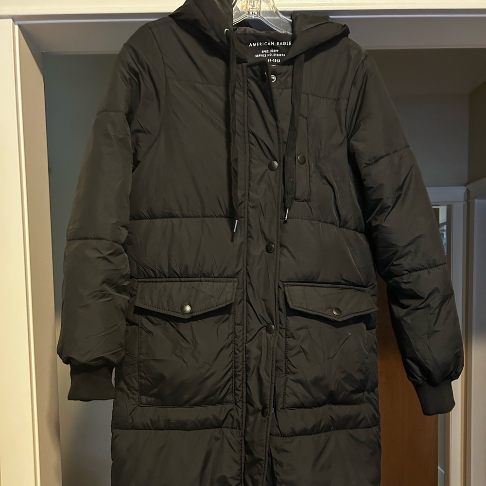 American Eagle Outfitters Women's Black Puffer Coat Small. With attached hood